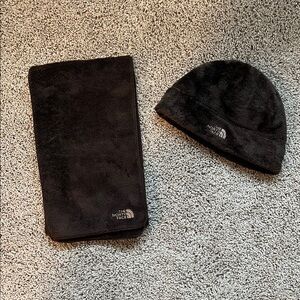 North Face  Fleece Hat and Scarf